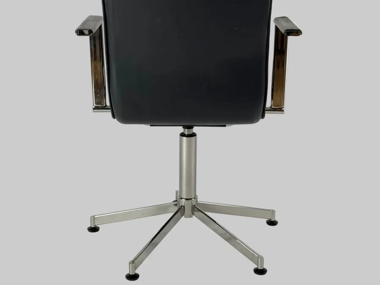 Billede 5 - Magnus Olesen Inferno Stol m. Armlæn – Sort Læder