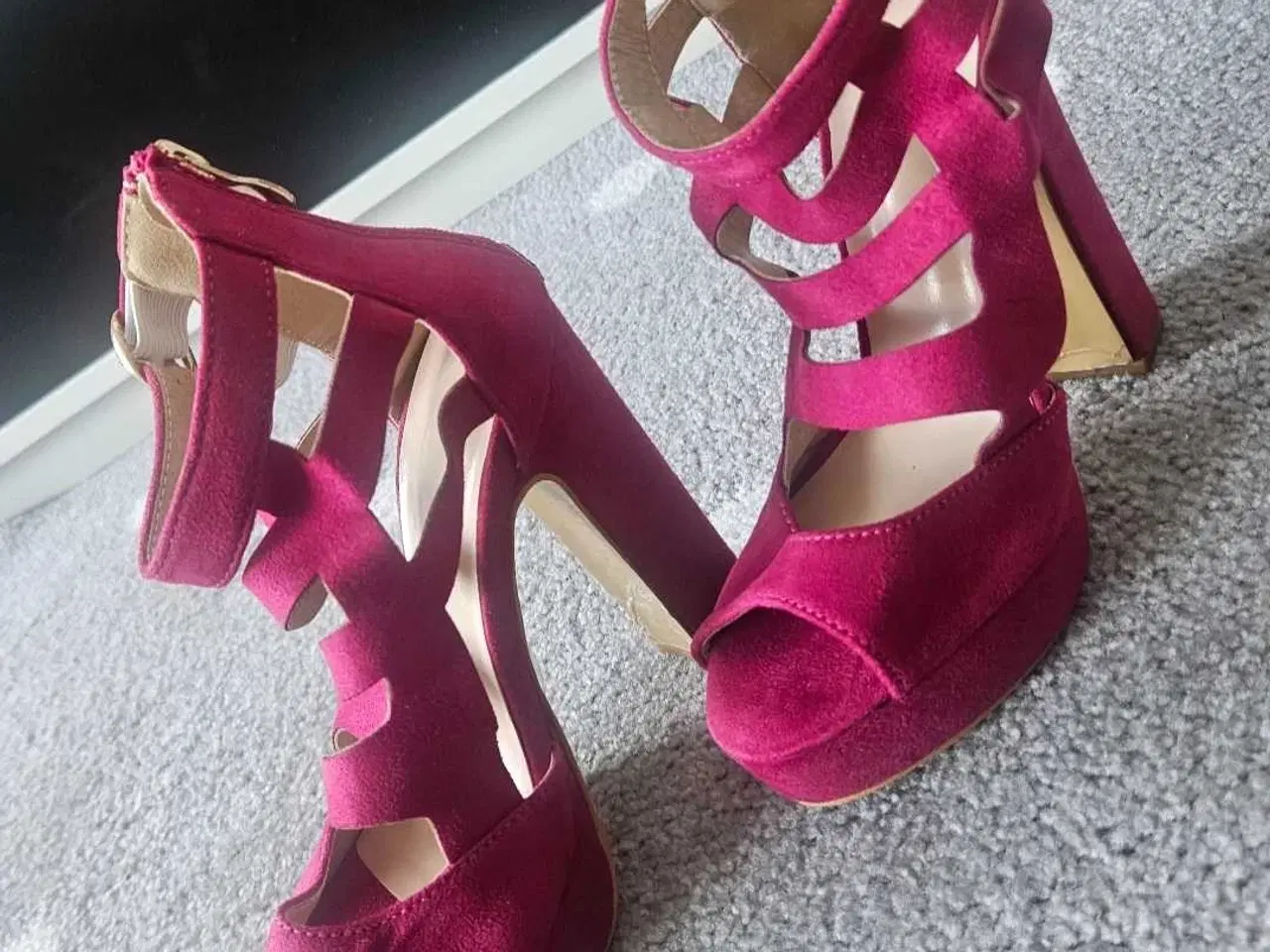 Billede 1 - Fine stiletter