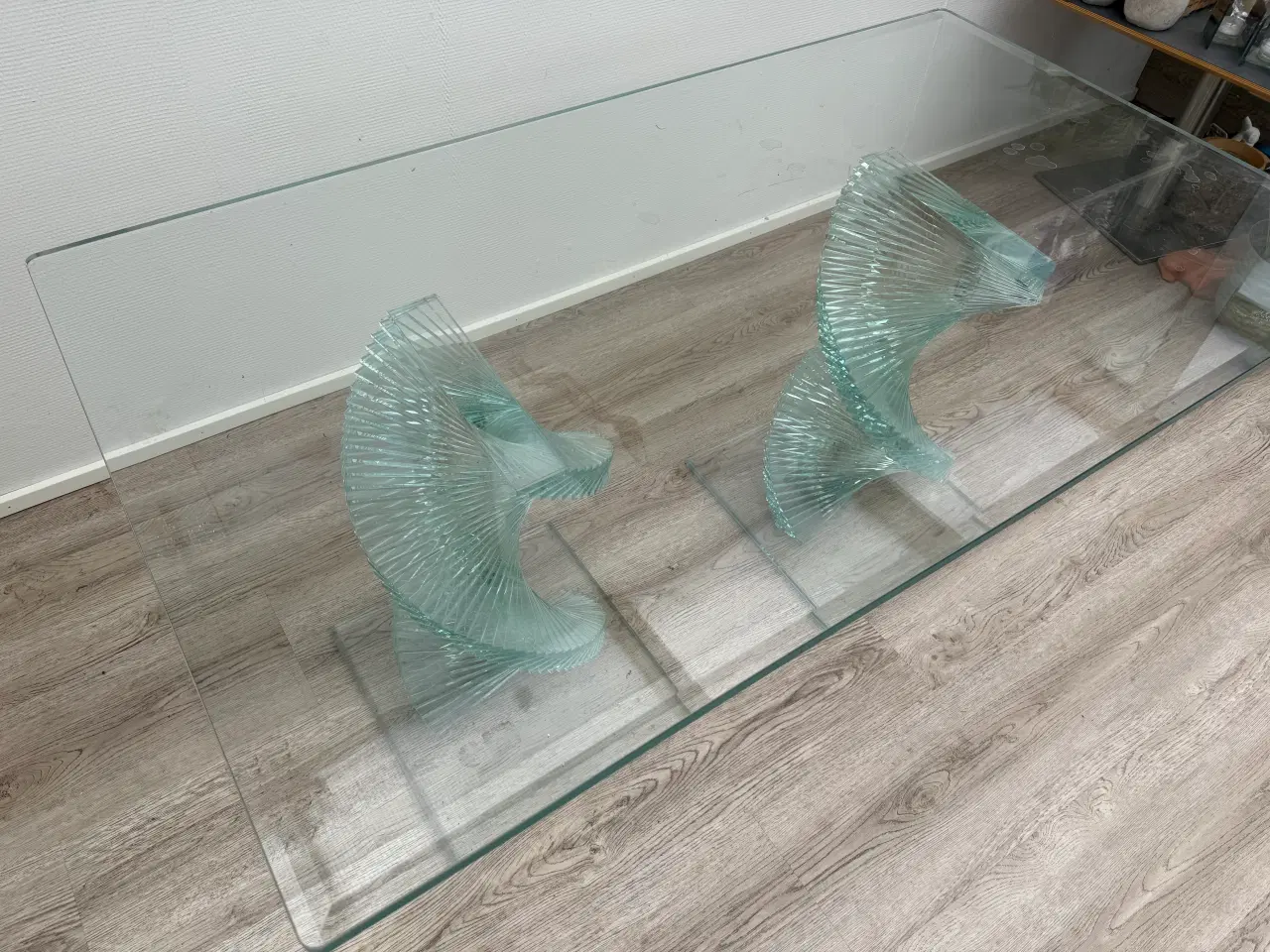 Billede 6 - Glas sofabord med spiral snoet ben