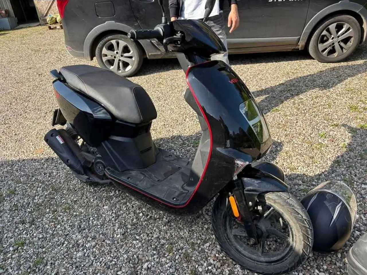 Billede 1 - Jeg sælger min knallert. - Den koster 4000
