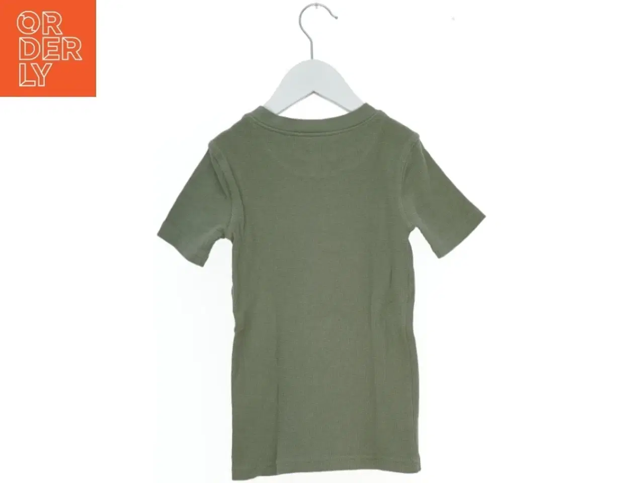 Billede 2 - Grøn T-Shirt med Knaplukning fra Pomp de Lux (str. 122)