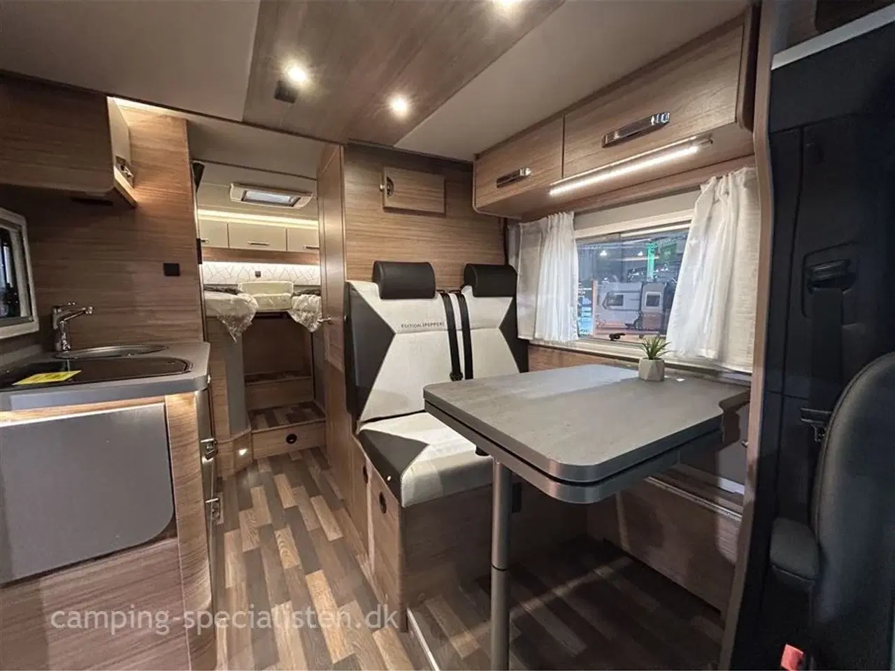 Billede 4 - 2026 - Weinsberg Pepper Edition MEG 640 Suite   Weinsberg CaraCompact 640 MEG Suite Edition Pepper MB 2026 - Kan snart ses hos Camping-Specialisten.dk
