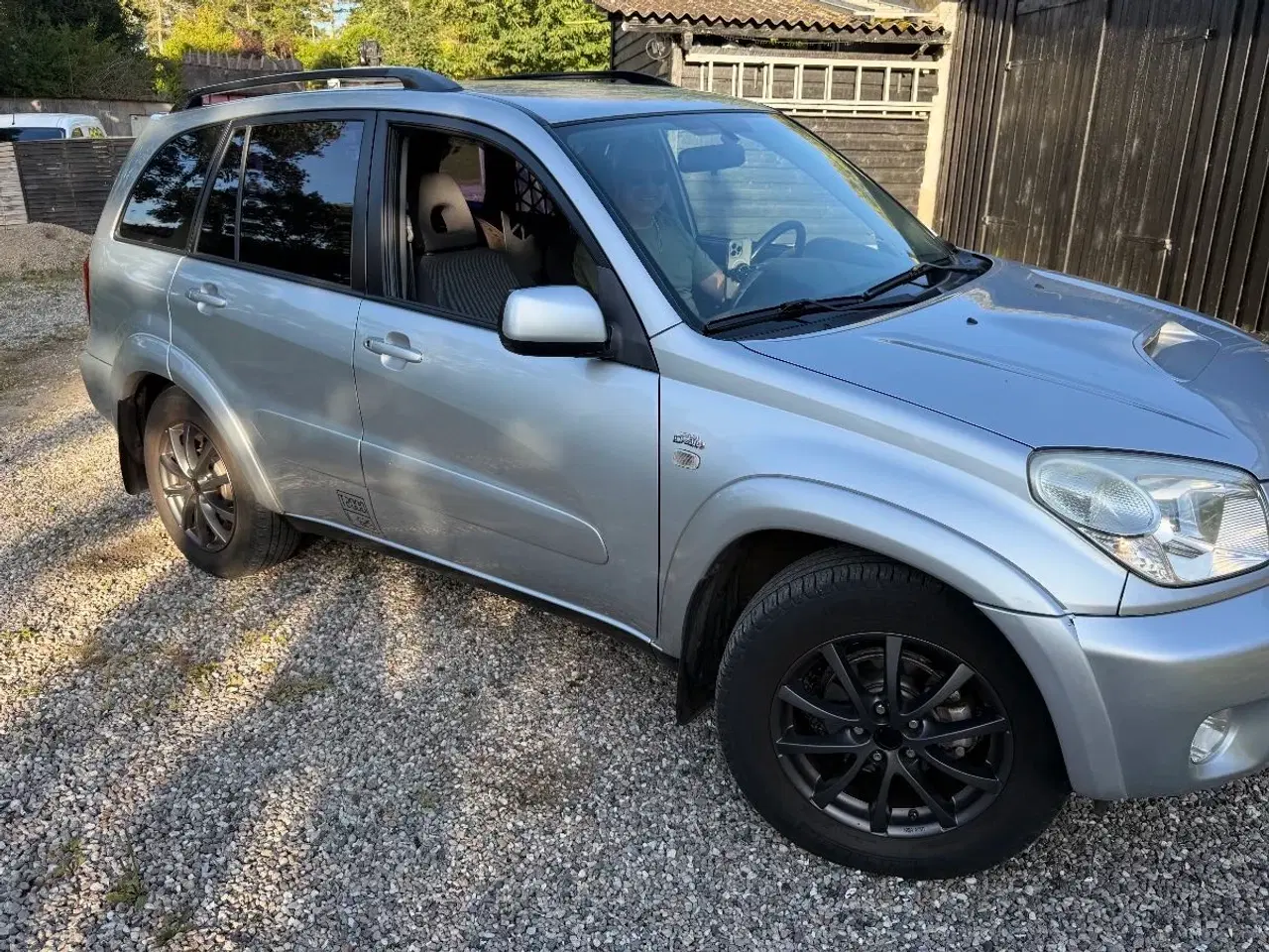 Billede 1 - Velholdt toyota rav4