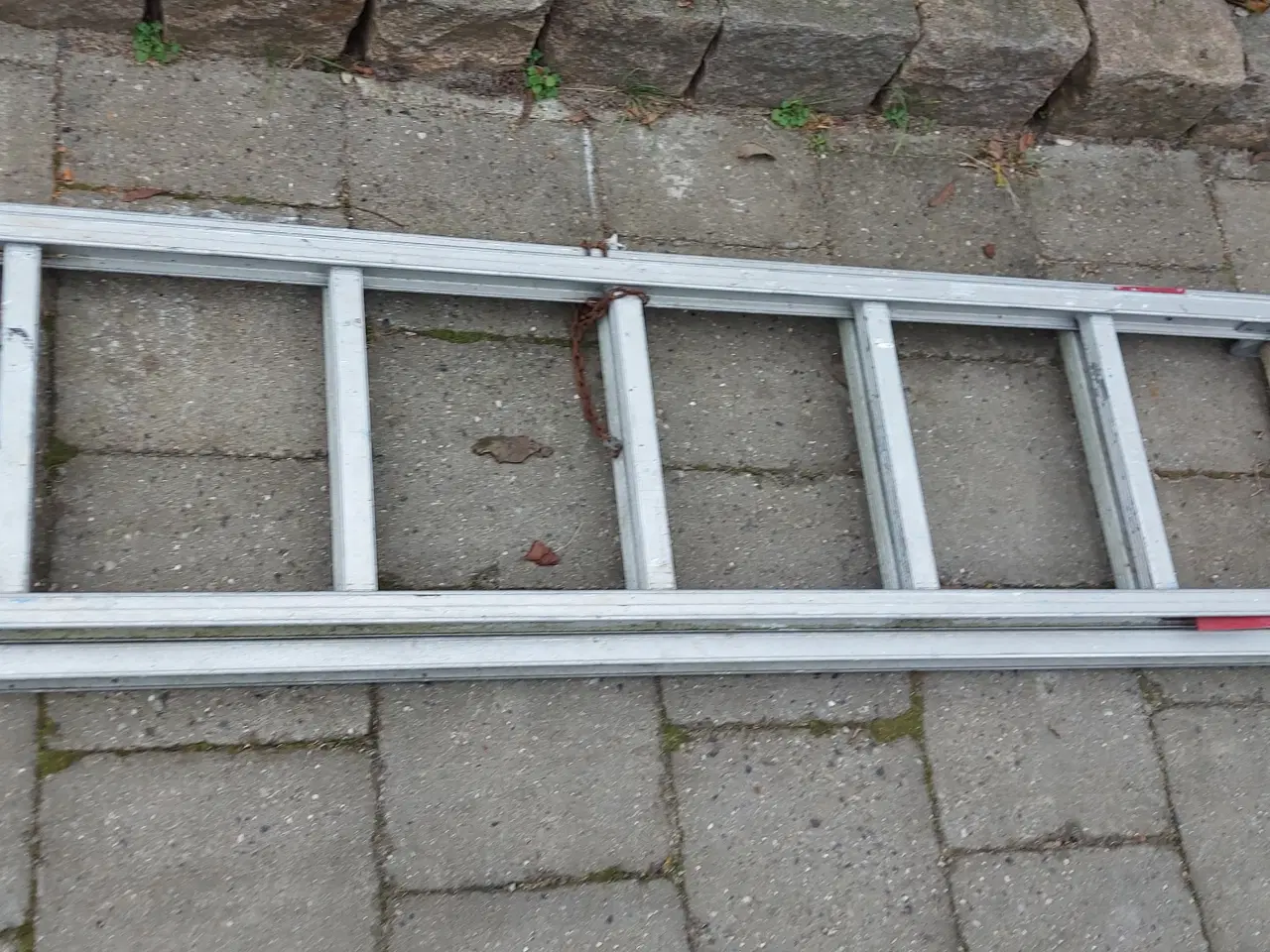 Billede 2 - Alu skydestige 4 m 2 x 7 trin.