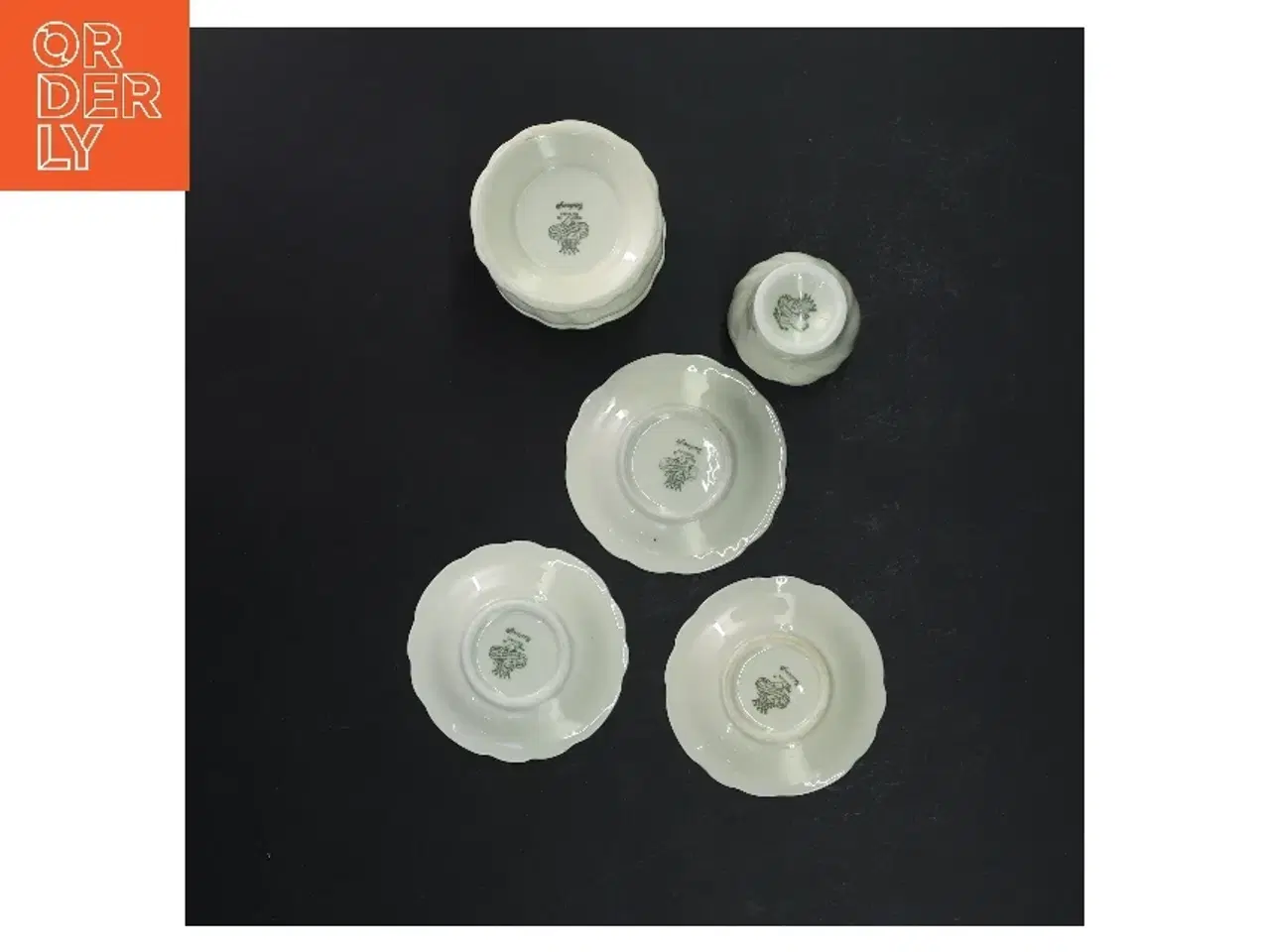 Billede 3 - Porcelæns sæt med guldkant fra Edelweiß (str. Ø 6,5x h 7 og ø 4x h 6 og ø8 cm)