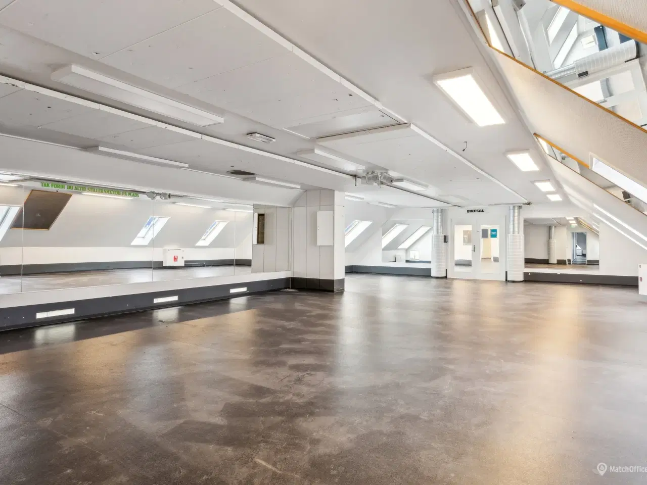 Billede 5 - Gratis parkering lige ved døren