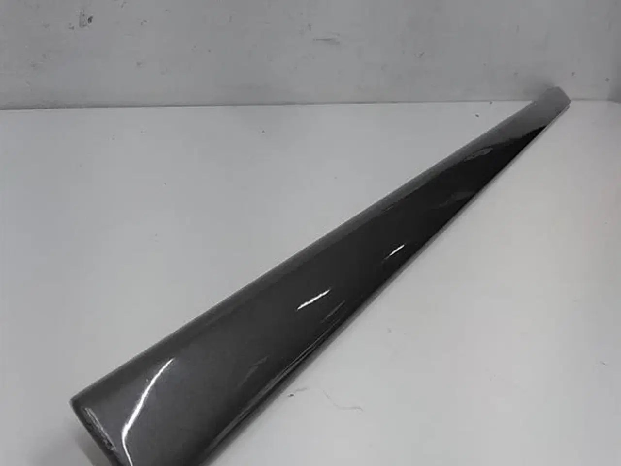 Billede 2 - Stødliste Fordør H.-side STERLING GRAY METALLIC 472 C48023 BMW E39