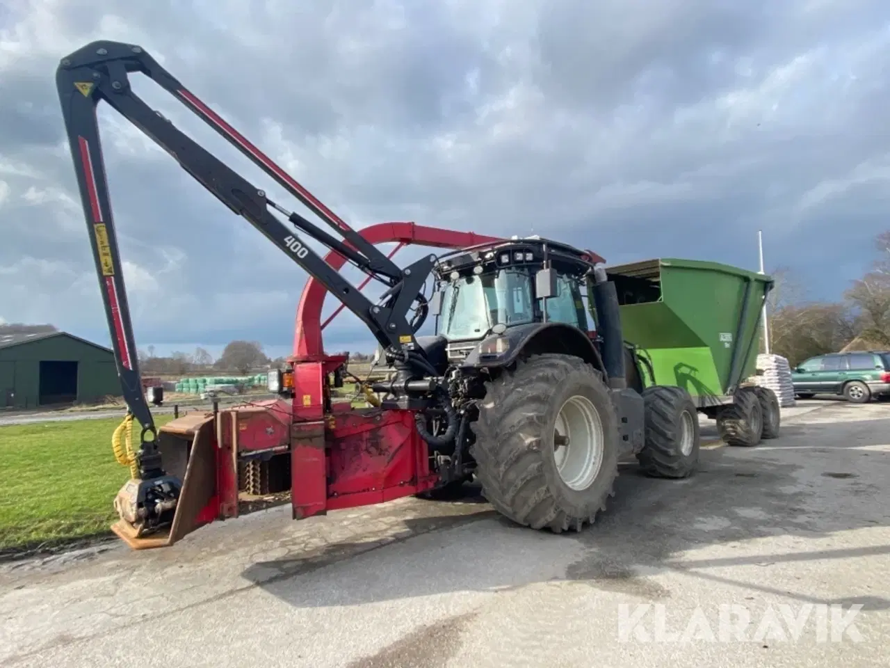 Billede 3 - Skovtraktor Valtra S374  med flishugger og vogn TP 400 flishugger