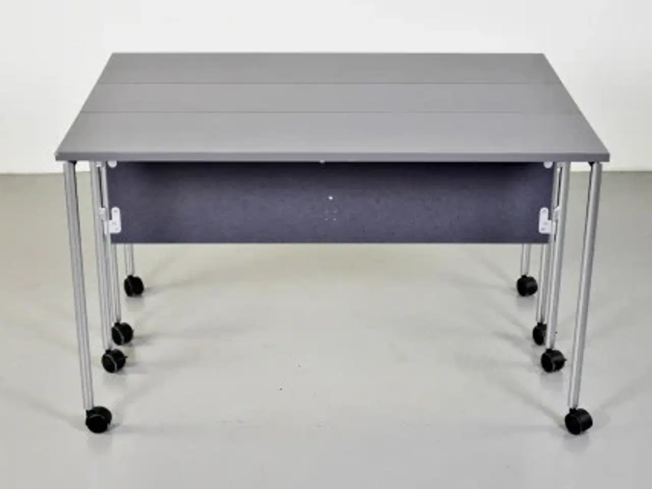 Billede 3 - Klapbord med grå bordplade og hjul