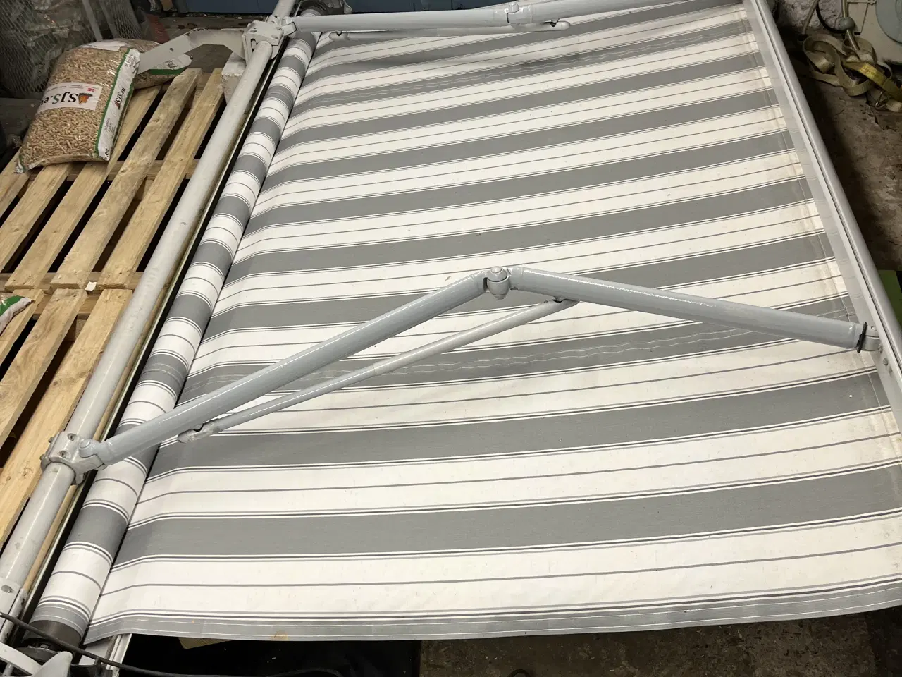 Billede 2 - Markise til taresse