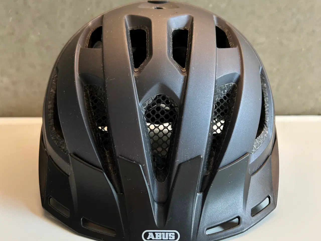 Billede 2 - Super lækker Abus Urban-I 3.0 cykelhjelm kun 250kr