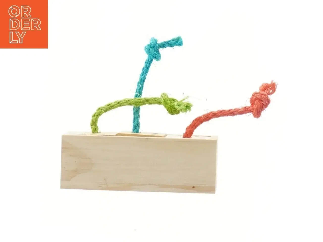 Billede 2 - Trælegetøj med farvede snore (str. 15,5x6x5,5 cm)