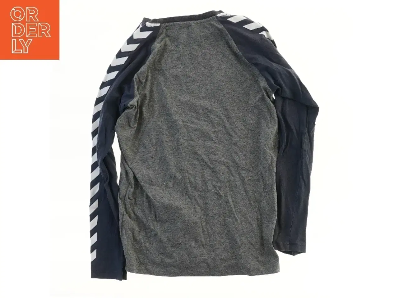 Billede 2 - Langærmet T-shirt med logo fra Hummel (str. 152)