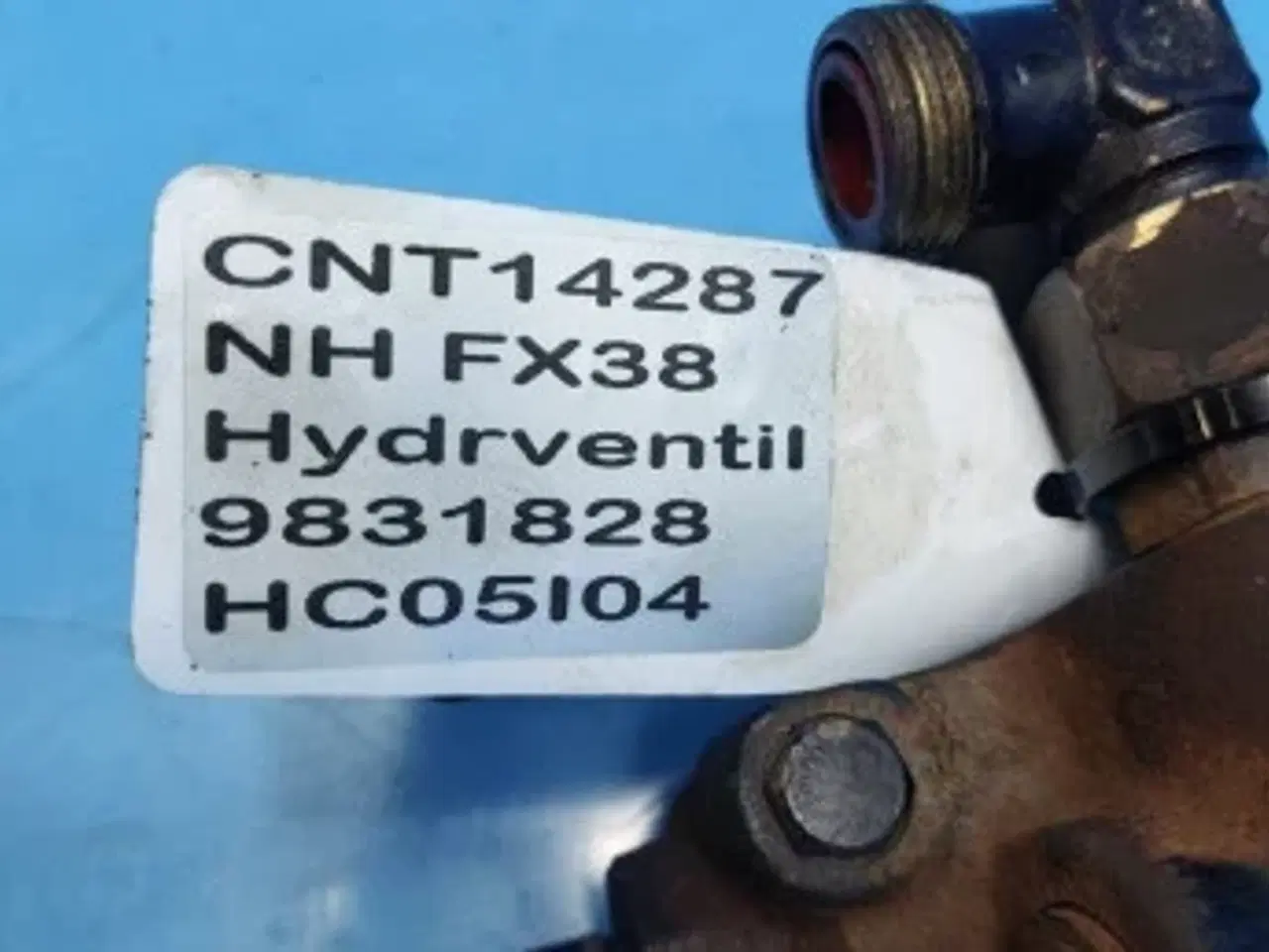 Billede 16 - New Holland FX38 Hydraulikventil 9831828