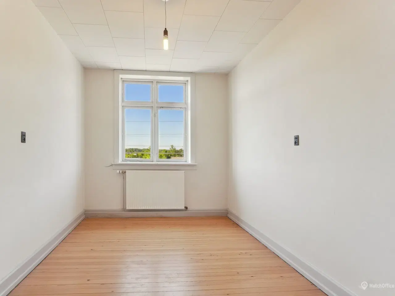 Billede 13 - Kontor tæt på offentlig transport