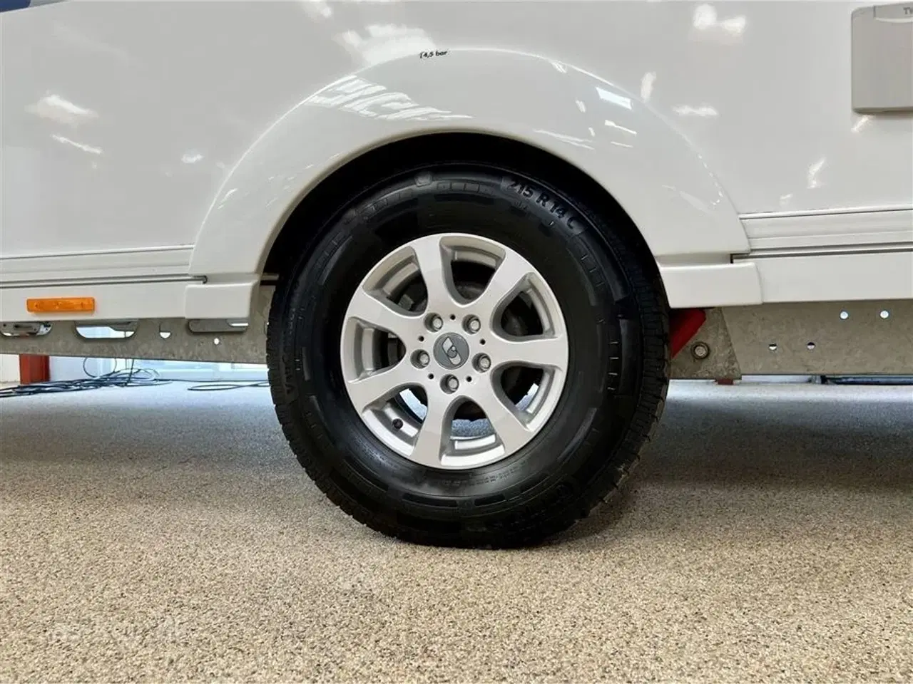 Billede 4 - 2021 - Adria Alpina 663 HT Alde Centralvarme   Adria Alpina 663 HT årg. 2021. 4 sovepladser, 6 siddepladser