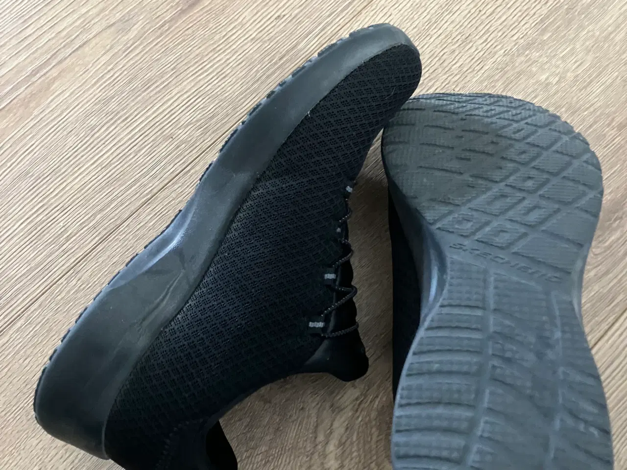 Billede 2 - Sketchers slip on str 38