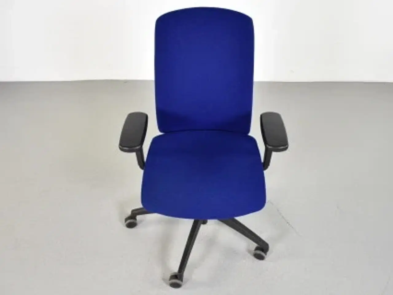Billede 5 - Duba b8 kontorstol med blåt polster og sorte armlæn