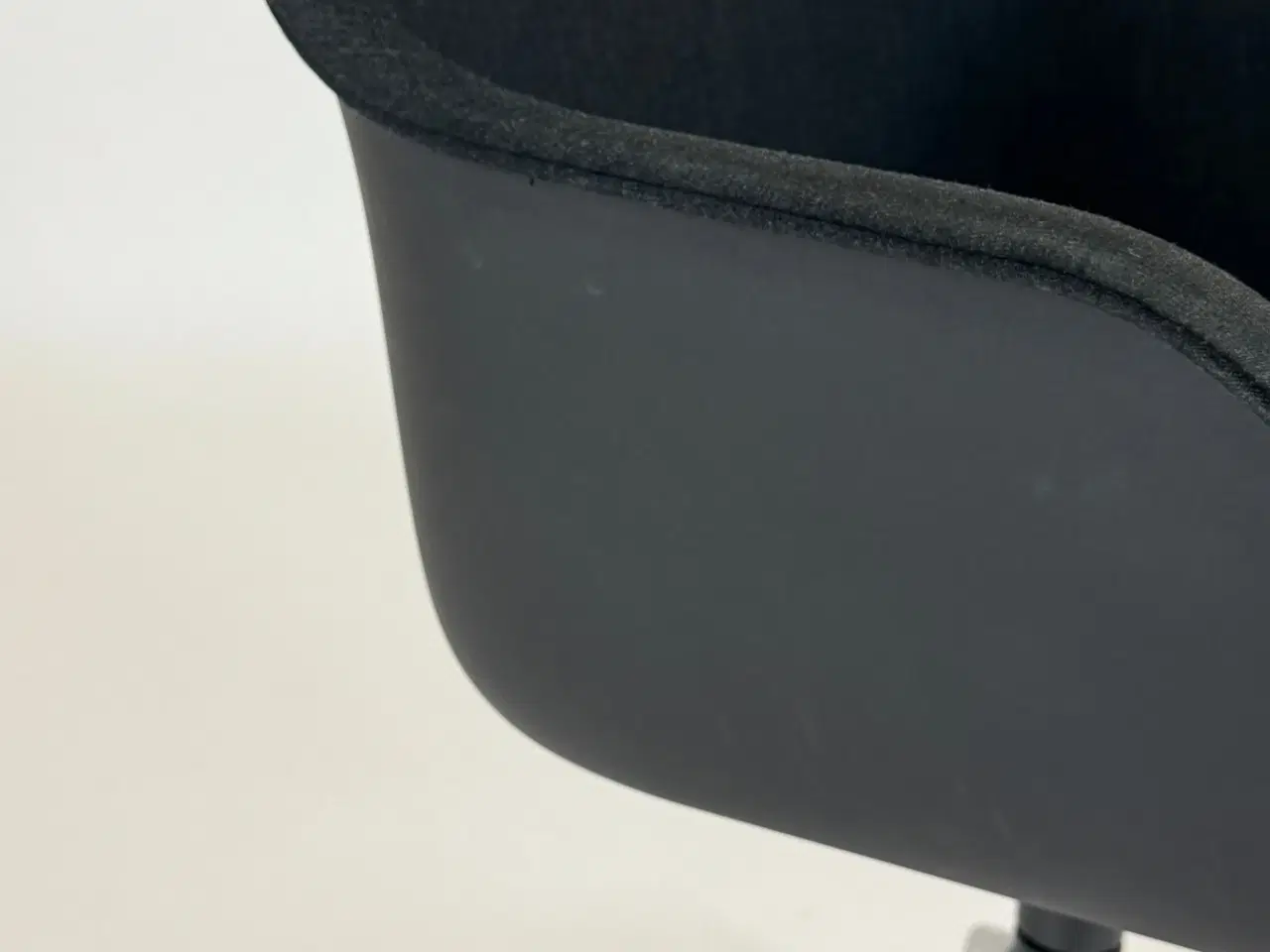 Billede 7 - Muuto Fiber Armchair m. Hjul - Sort