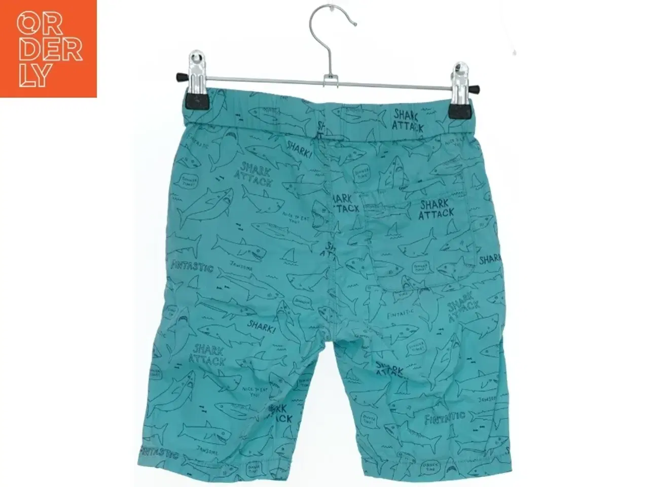 Billede 2 - Shorts med hajprint fra H&M (str. 122)