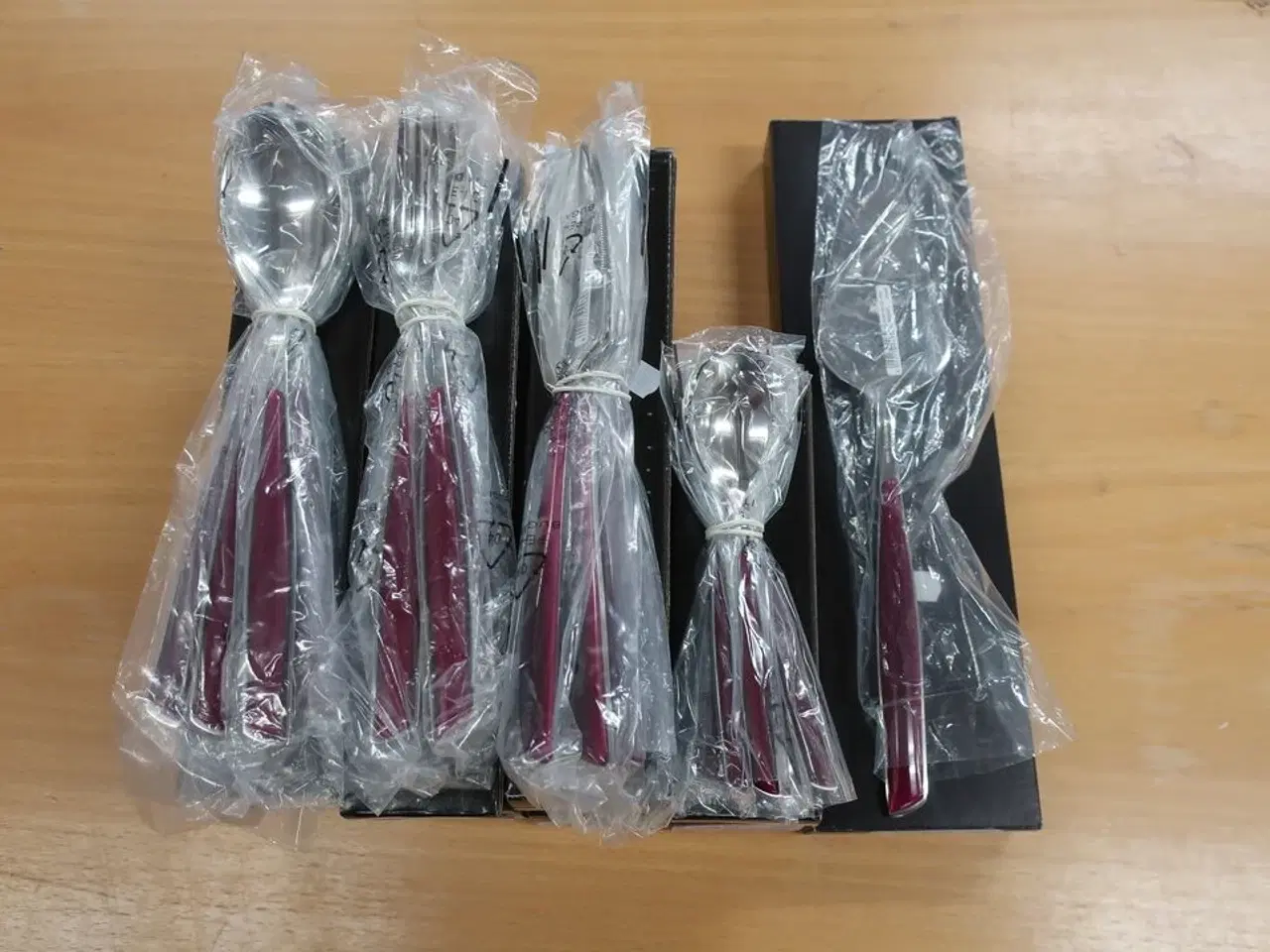 Billede 1 - 49 stk. BUGATTI Glamour Rosso Granata bestik(48), kagespade(1)