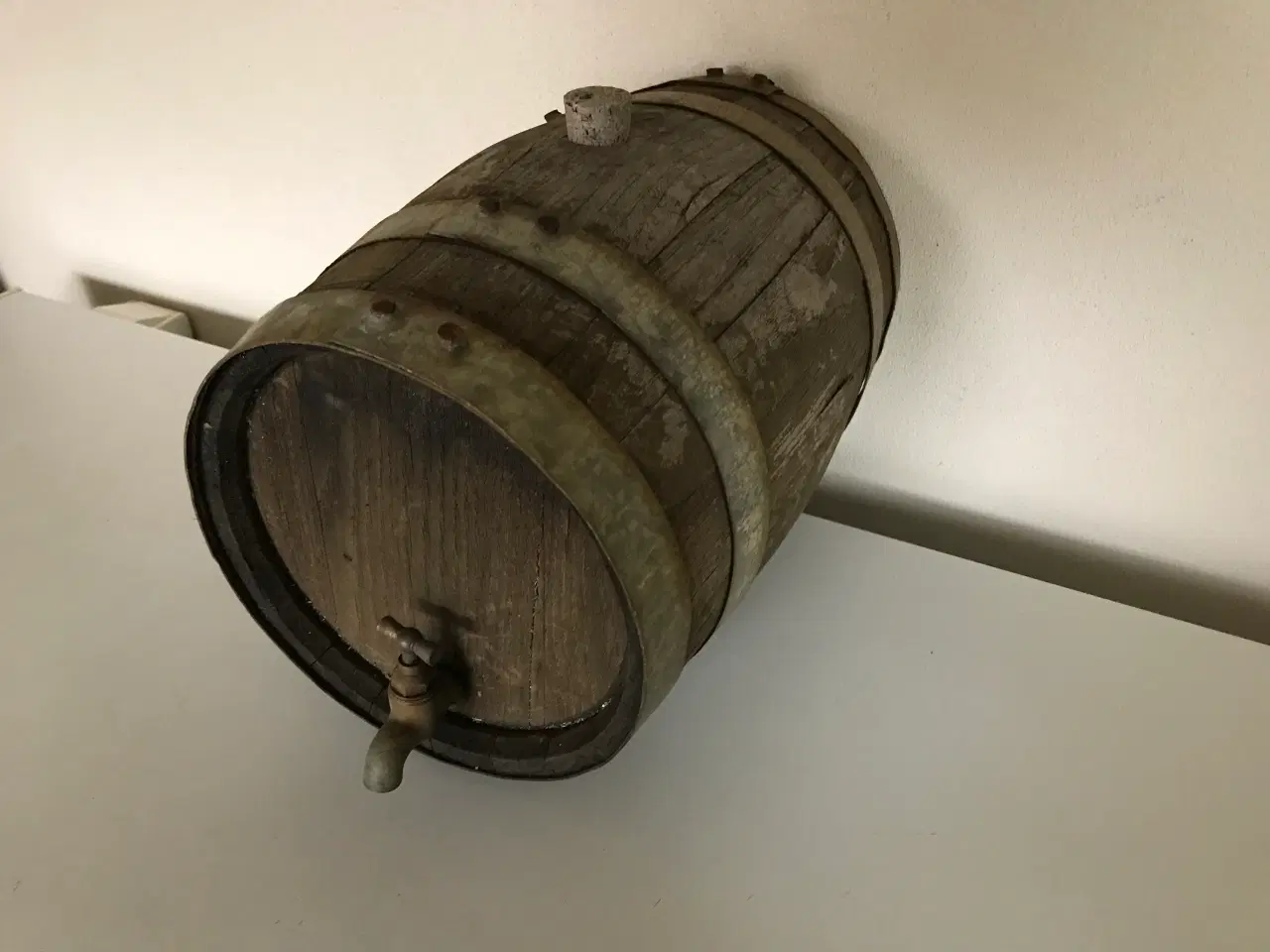 Billede 1 - Gammel træ tønde med hane