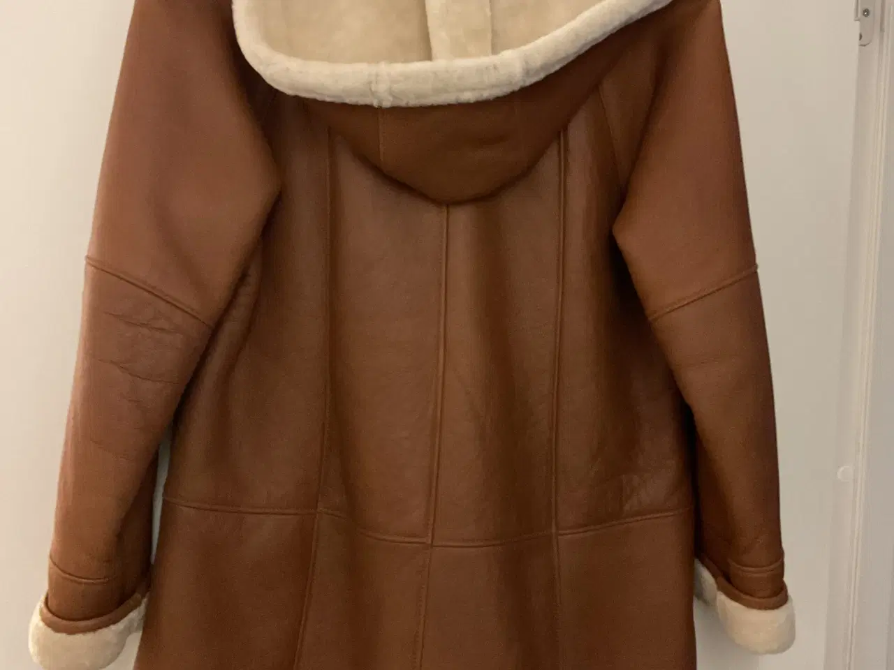 Billede 2 - Flot rulamsjakke! 