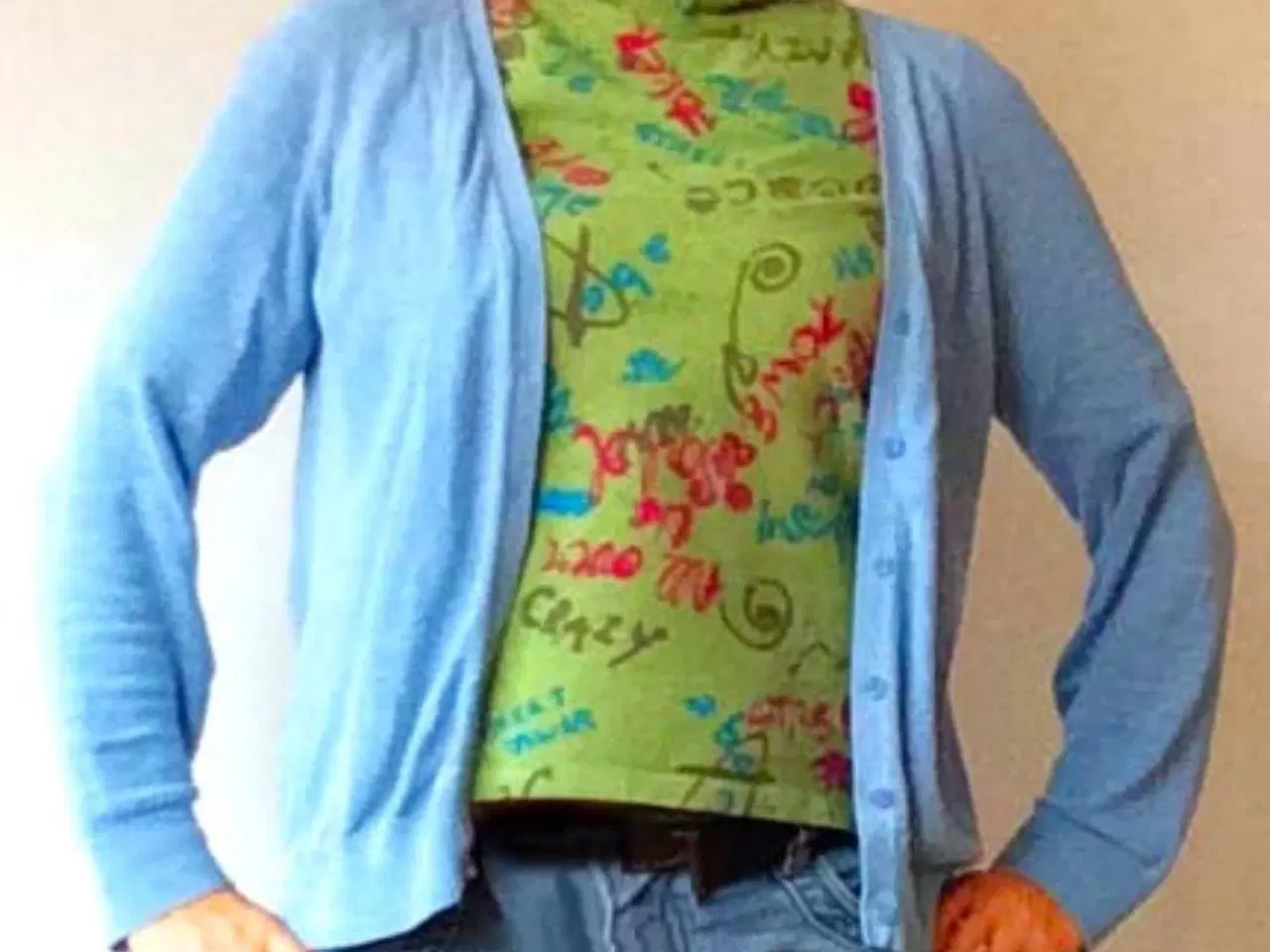 Billede 7 - T-shirt med graffiti - hjemmesyet unika