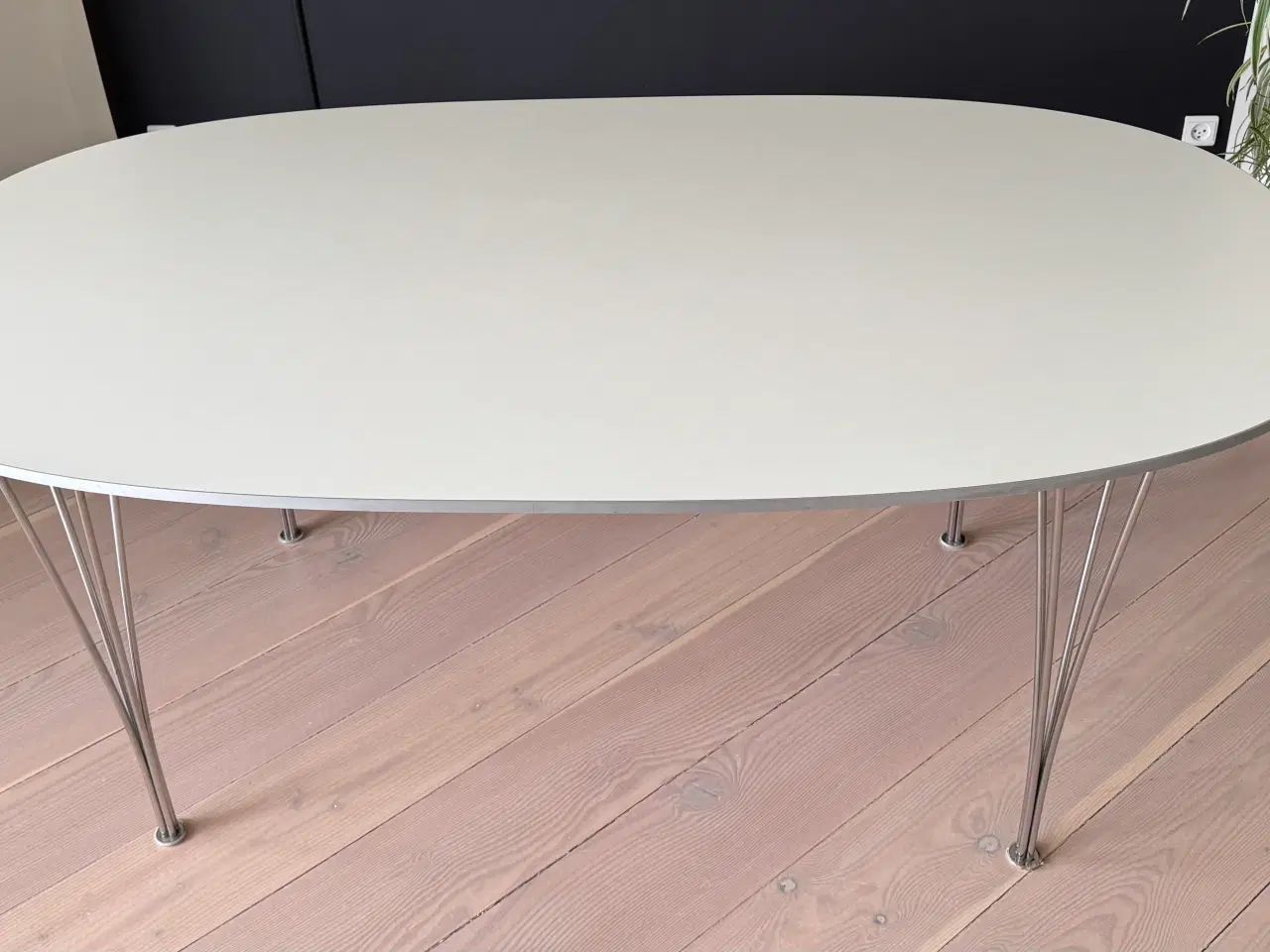 Billede 3 - Ovalt super elipsebord med 7’er stole