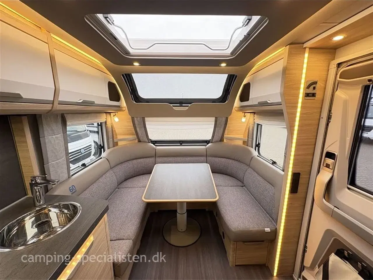 Billede 5 - 2021 - Knaus Südwind 500 UF "60 Years Celebration"   Knaus Südwind 500 UF 60 Year Celebration 2021 - Se den nu hos Camping-Specialisten.dk