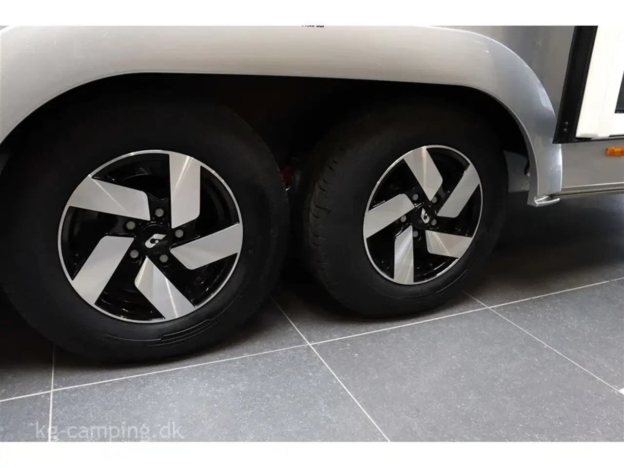 Billede 12 - 2022 - Adria Astella 644 DP   EFTERÅRSTILBUD nu nedsat med kr. 71.000,- | Oplev ferie på førsteklasse i  Astella,  luksuscamping på en helt ny måde.