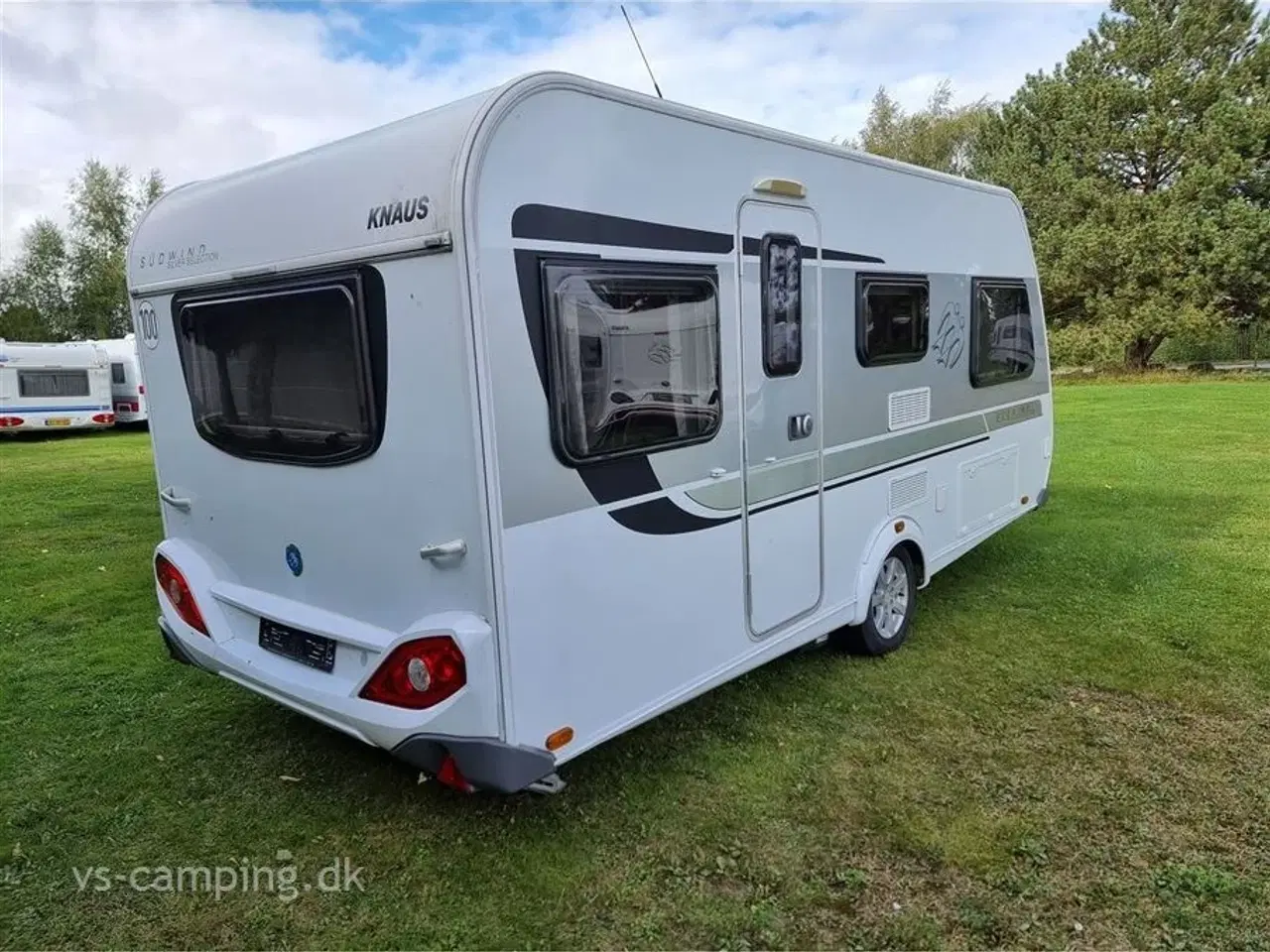 Billede 2 - 2016 - Knaus Südwind 460 EU   CAMPINGVOGN MED ENKELTSENGE MED LAMELUDTRÆK