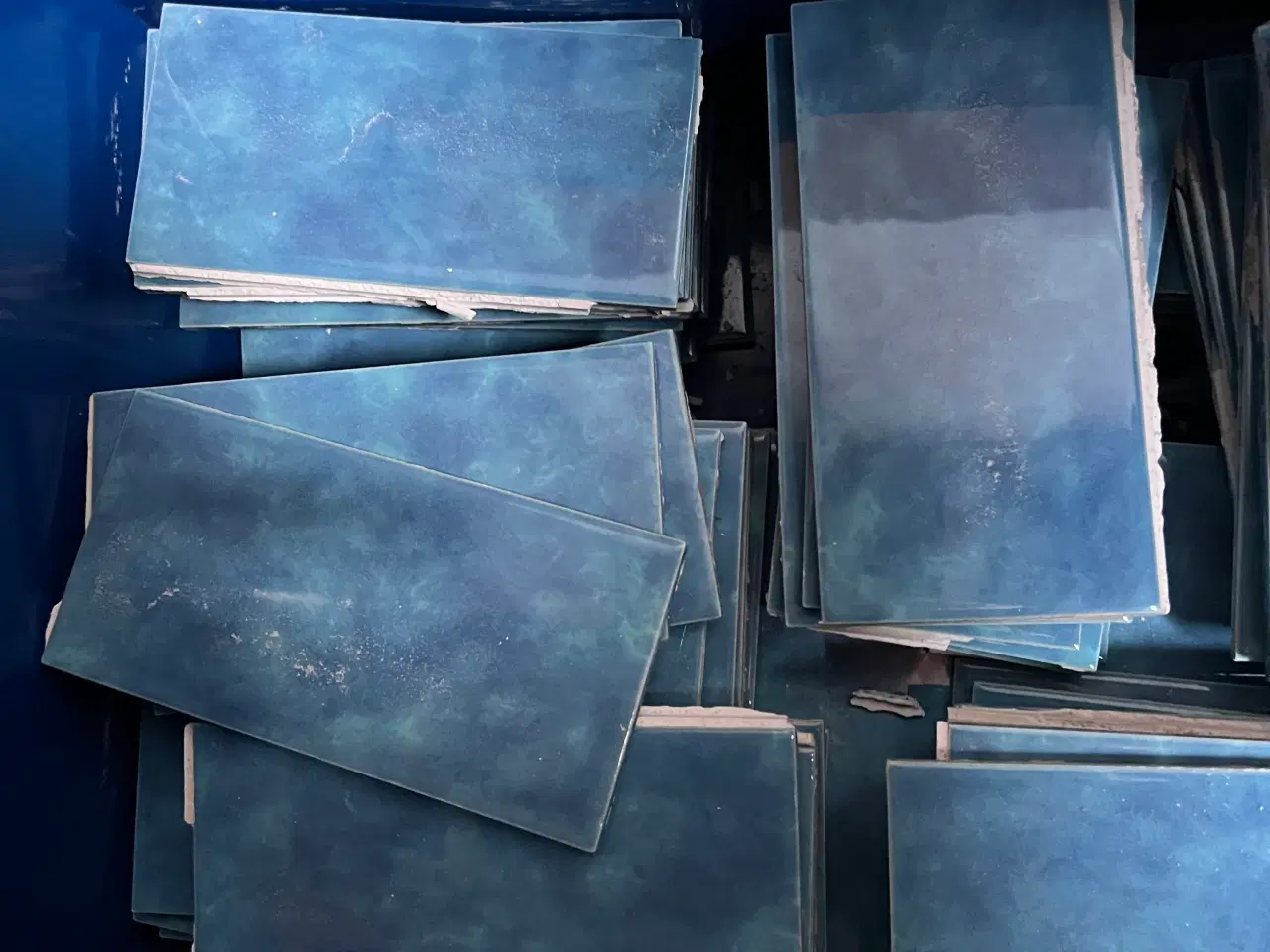 Billede 4 - Blå aflange fliser 9,5x19,5cm over 100 stk.