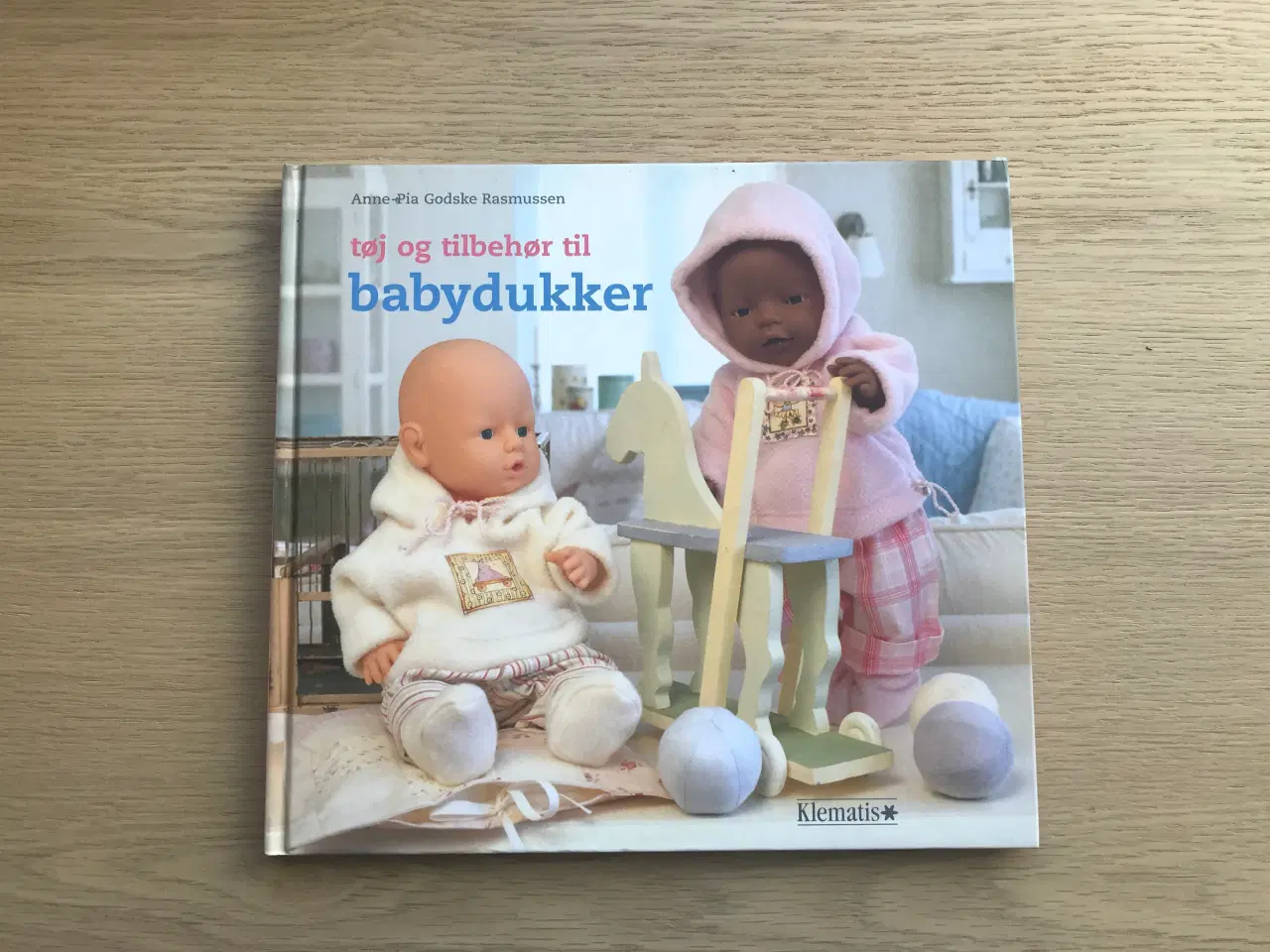 Billede 2 - tøj og tilbehør til babydukker