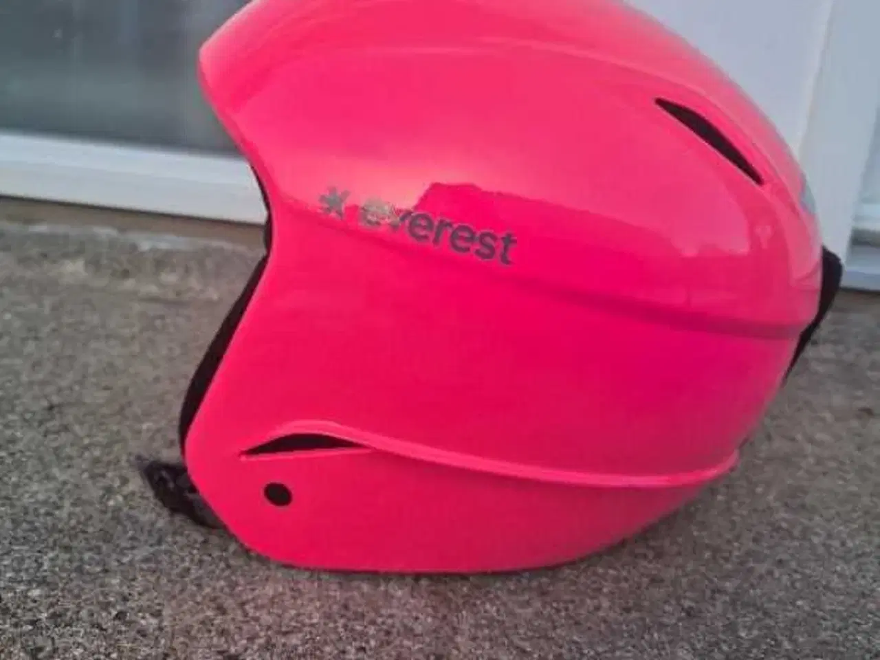 Billede 2 - Skihjelm til børn sælges. 