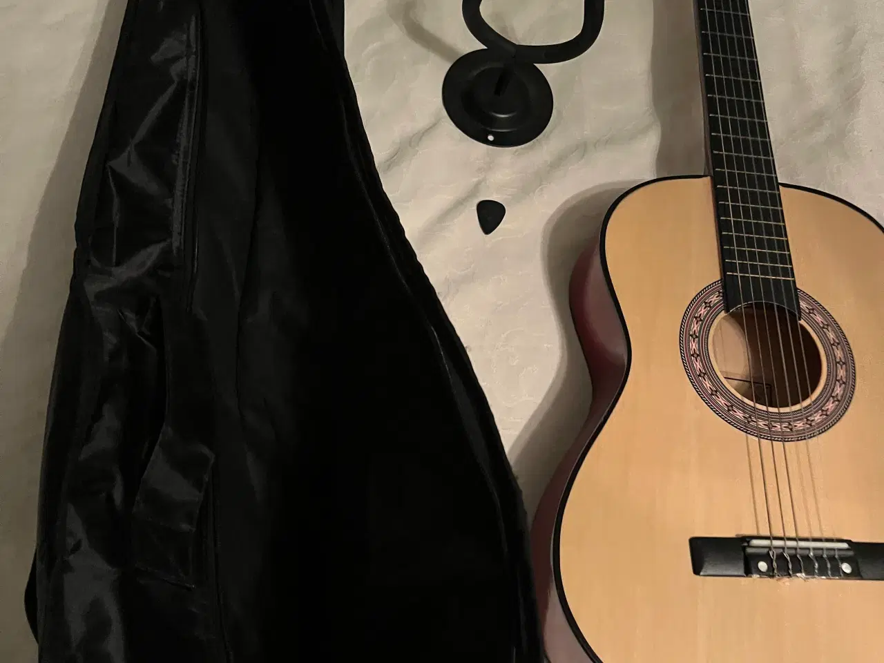 Billede 9 - Flot velholdt junior guitar med udstyr 
