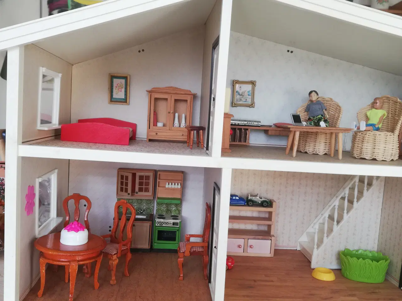 Billede 2 - Dukkehus Lundby med indhold