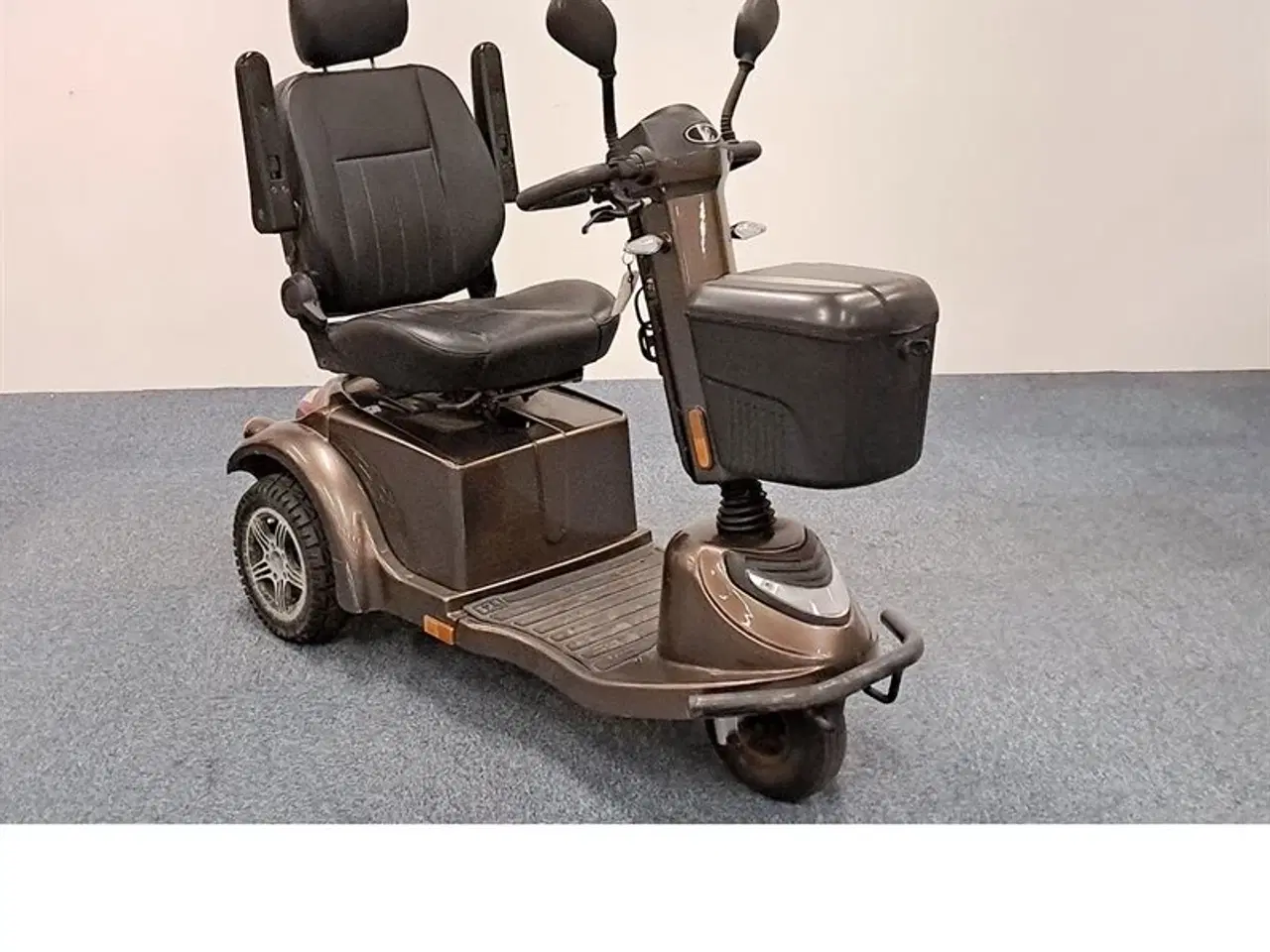 Billede 1 - LM-650 grå
