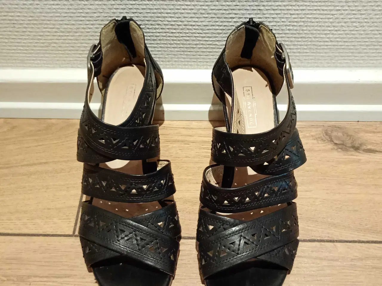Billede 1 - Fine damesandaler med lynlaas, 5TH AVENUE, str. 39