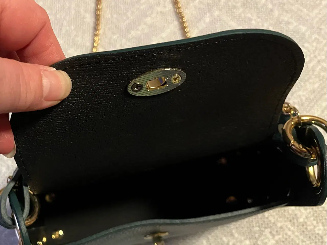 Billede 3 - Grøn “BI” taske, skind