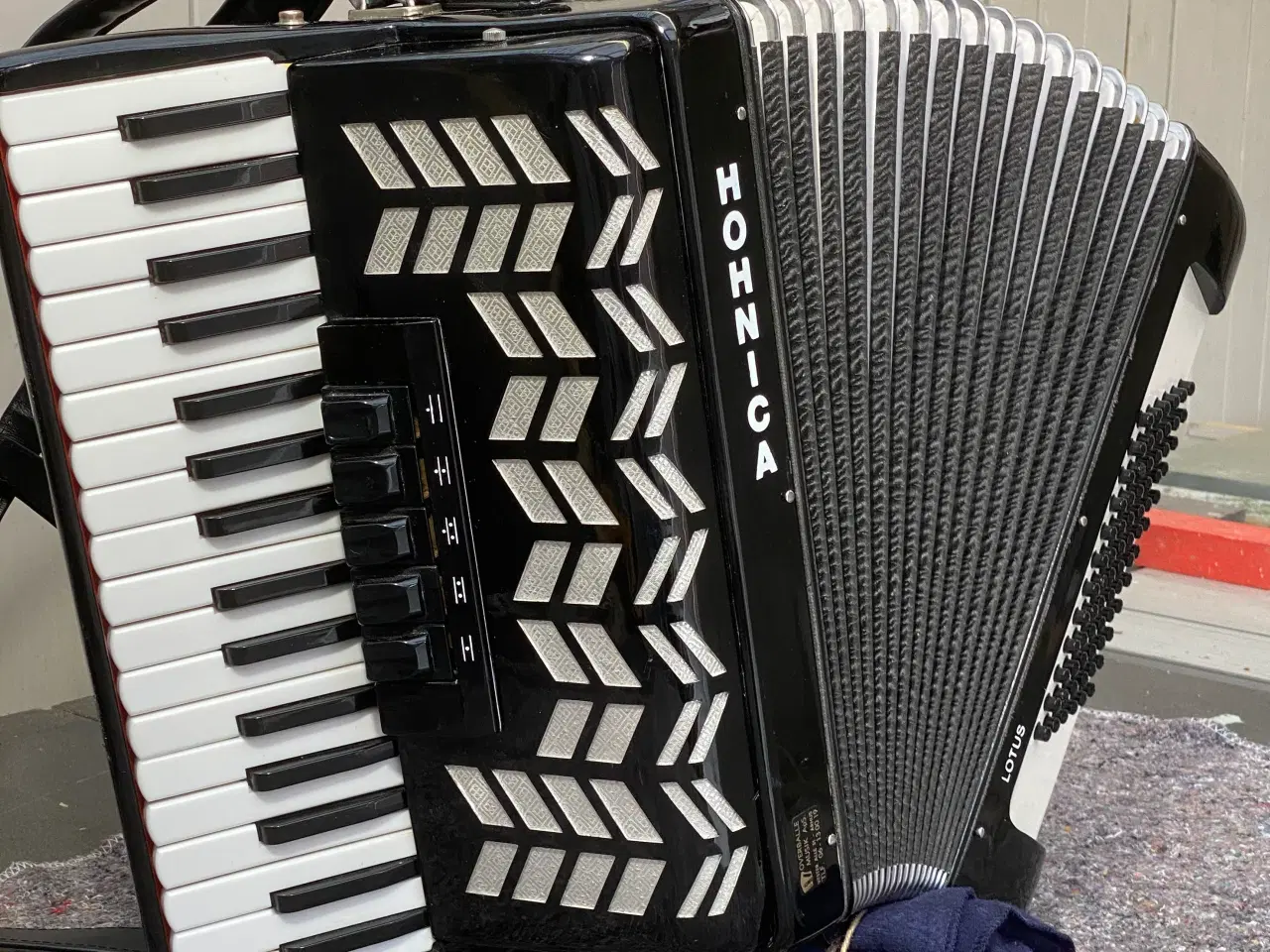 Billede 10 - Hohnica harmonika – 3 kor, 5 registre – sælges fra