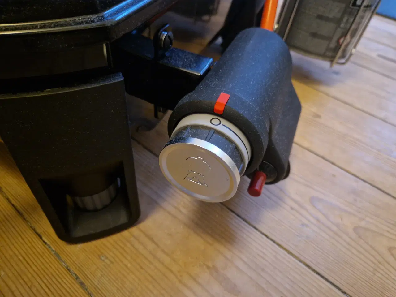 Billede 1 - Weber gasgrill m/stegeplade
