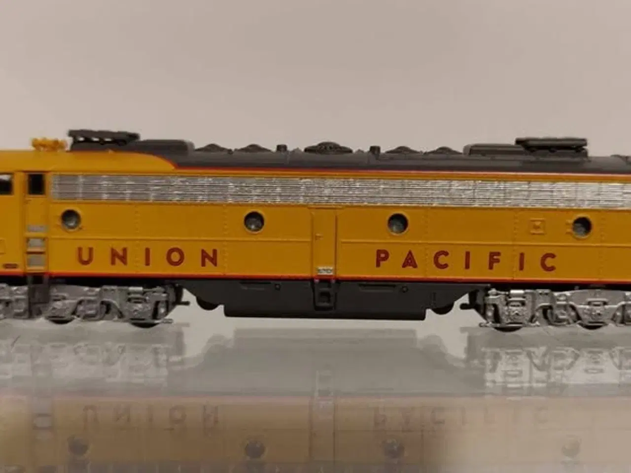 Billede 2 - Märklin/AZL. Union Pacific E9A. Z skala Lokomotiv.