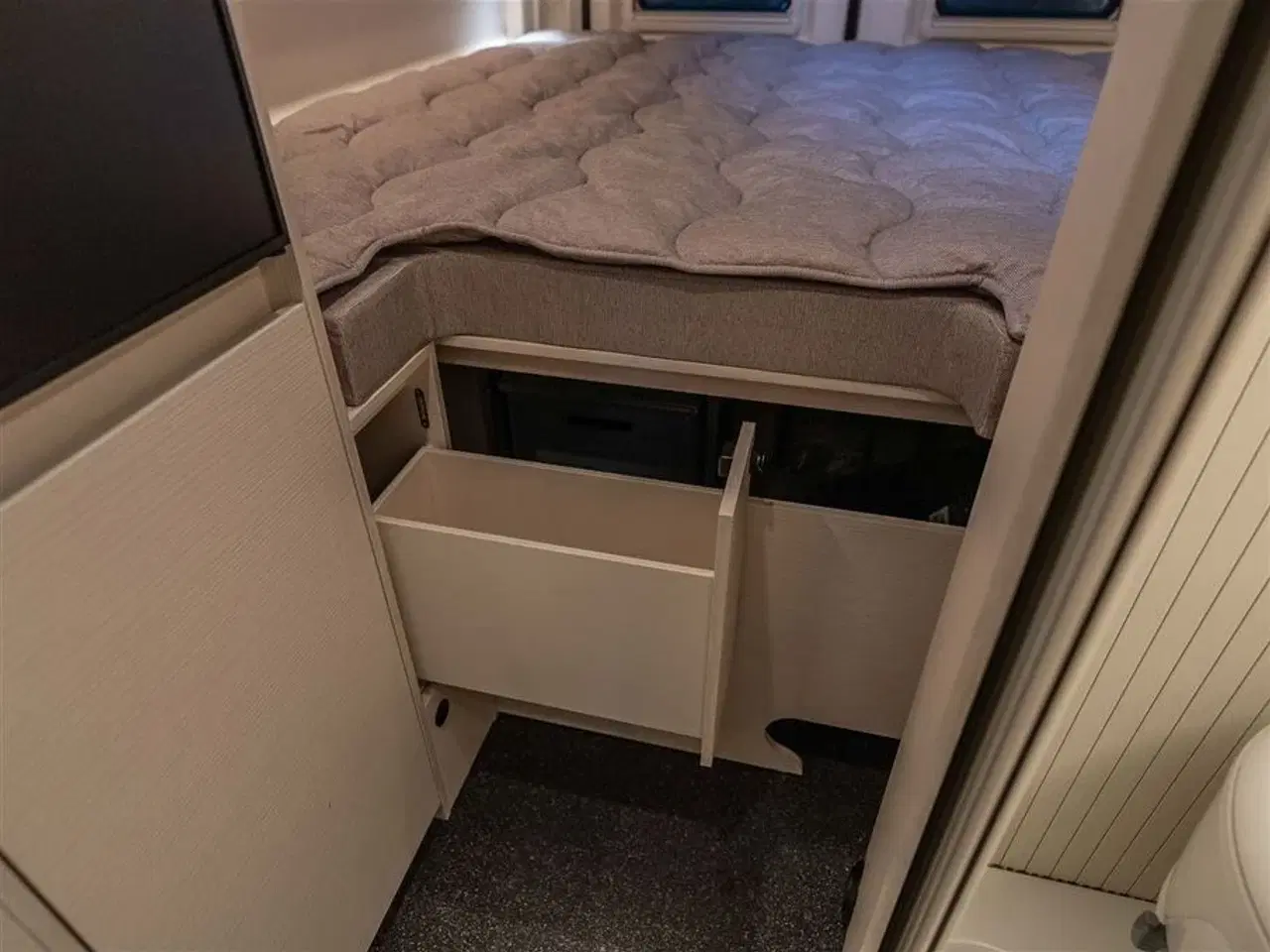 Billede 32 - 2026 - Tourne 6.4 Select