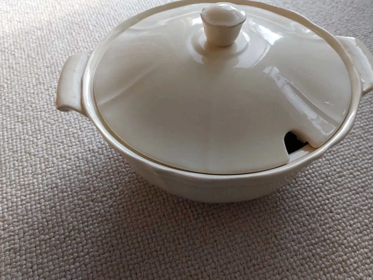 Billede 1 - Gammel suppeterrin med låg