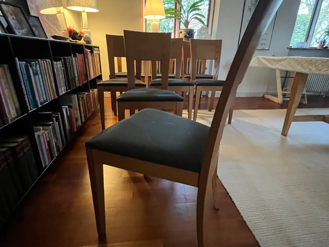 Billede 4 - Spisebordsstole i asketræ, otte stk.