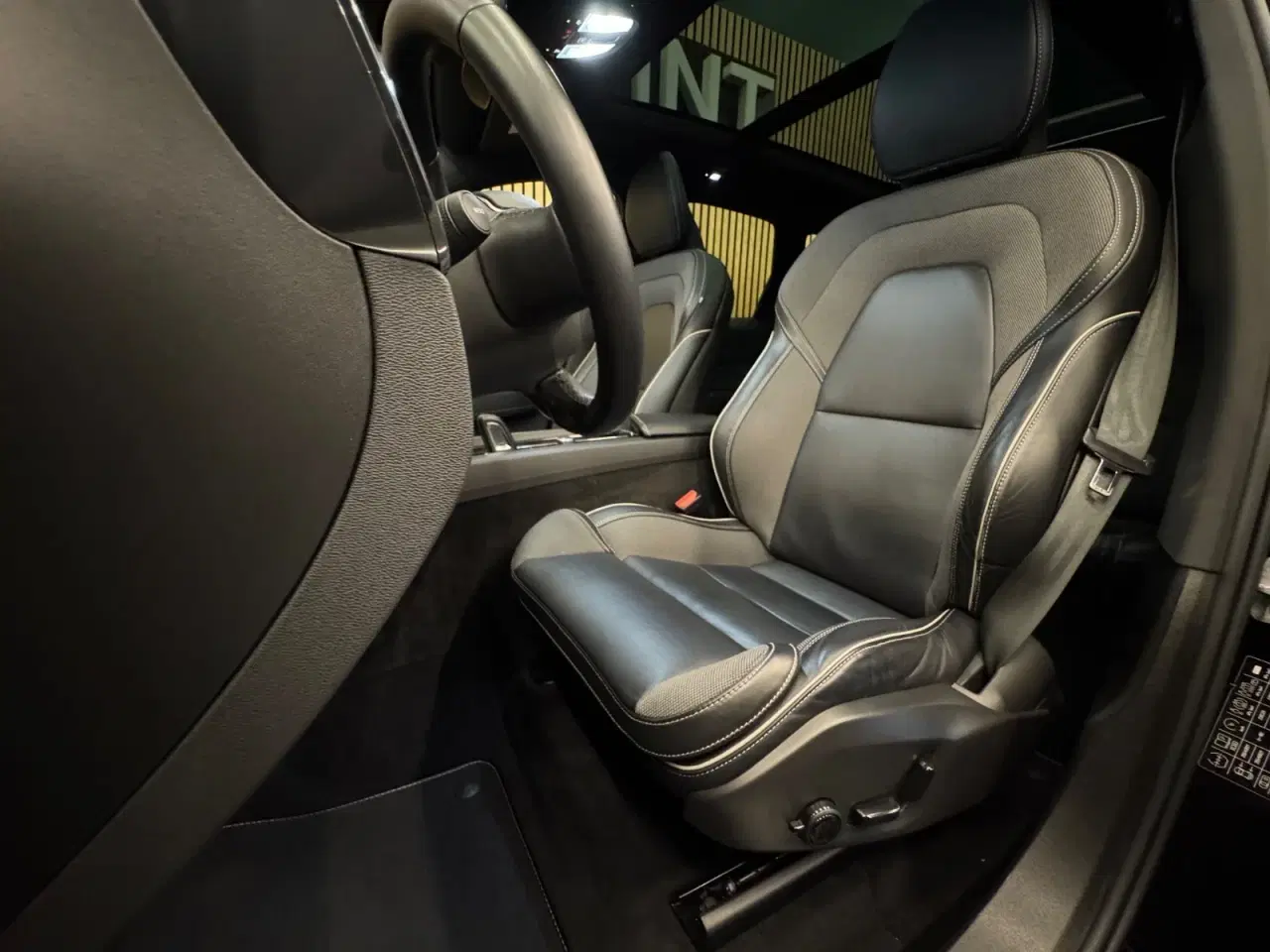 Billede 5 - Volvo XC60 2,0 T6 ReCharge R-Design aut. AWD