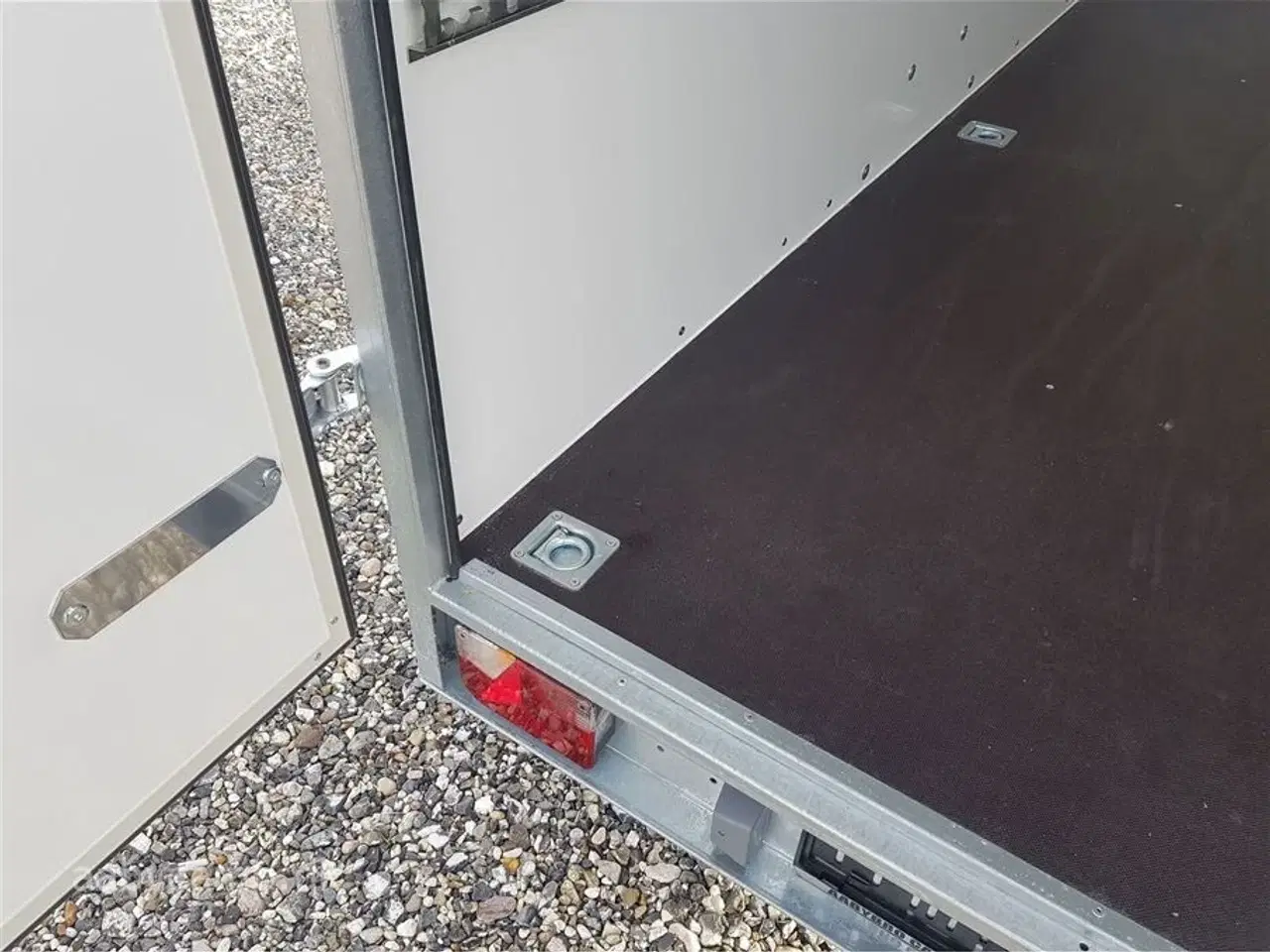 Billede 5 - 0 - Blyss Cargo F1330HL med Døre   Sandwich Cargo trailer str. 305x151 cm med 2 døre Top kvalitet