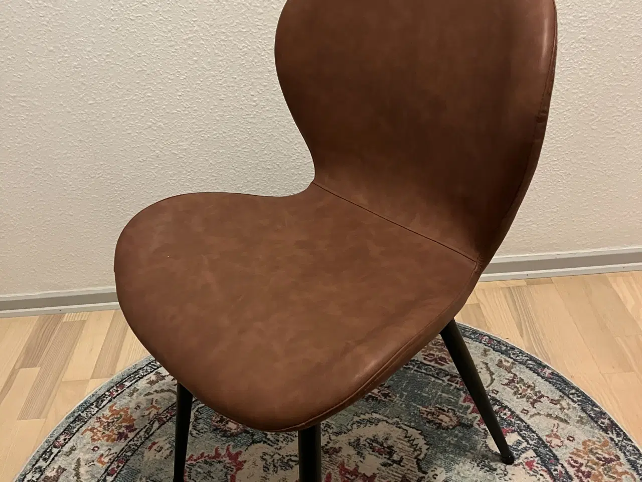 Billede 6 - Cognac farvede spisestuestole