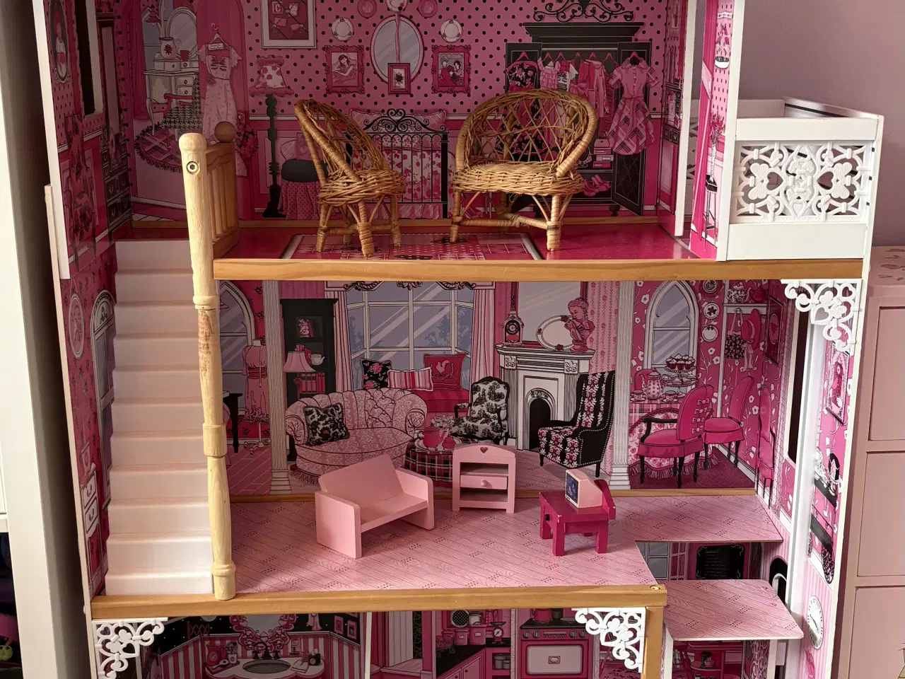 Billede 1 - Dukkehus til Barbie 
